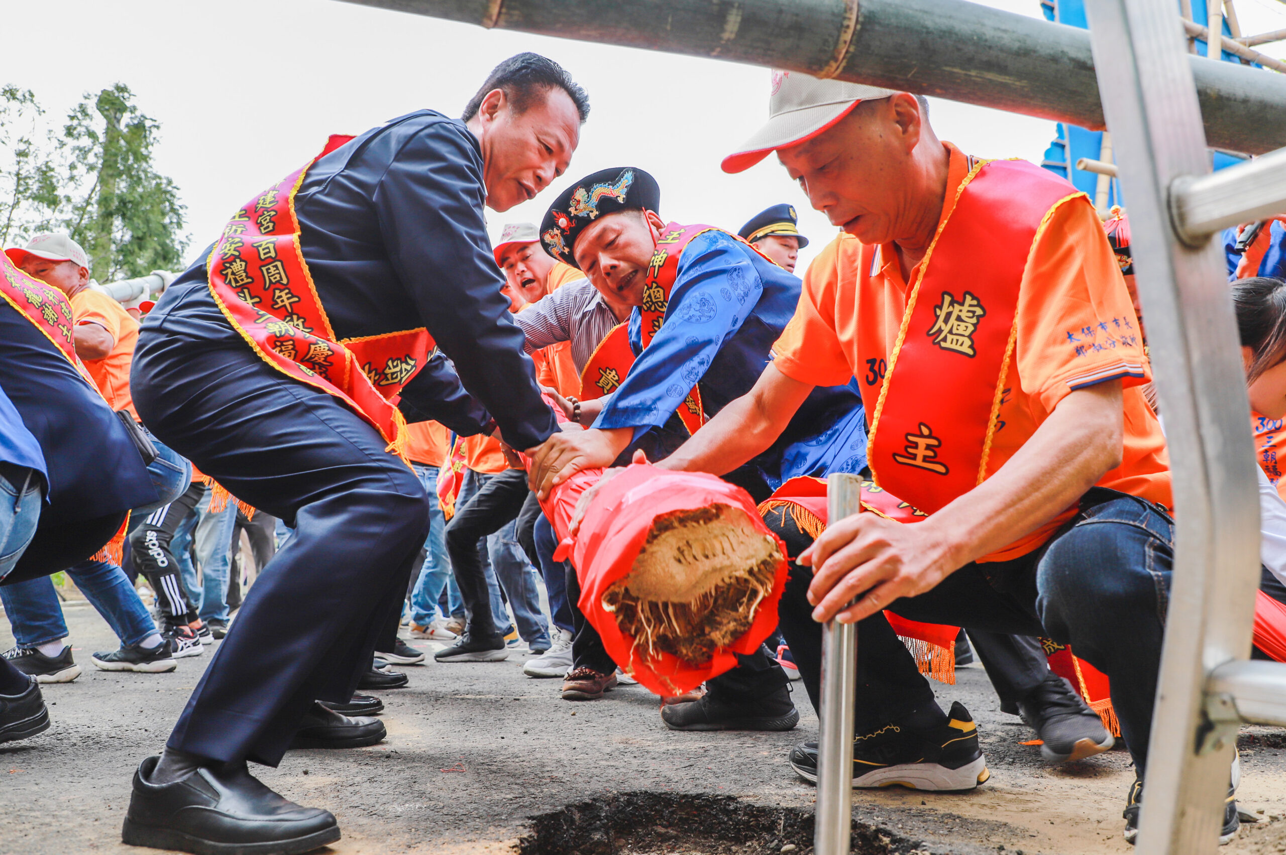 太保市保安宮300年廟慶 立燈蒿祈福儀式打頭陣 太保市保安宮300年廟慶 立燈蒿祈福儀式打頭陣