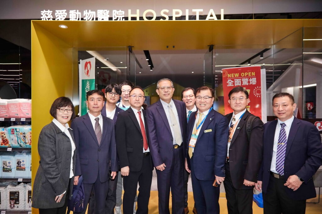 ▲韓國Royal AMG代表團除了參訪東森集團中和總部大樓,也參觀位於東森廣場內的東森寵物及慈愛動物醫院。
