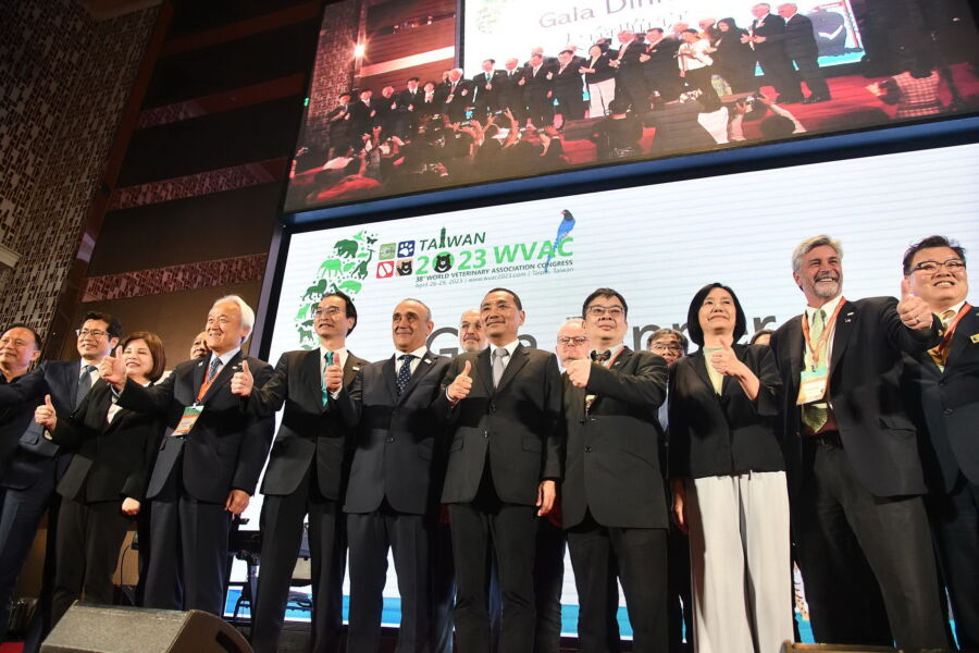圖/第38屆世界獸醫師大會今年首度在台灣舉辦,新北市長侯友宜受邀出席頒獎晚會。(圖/新北市政府提供)