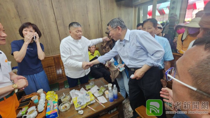 訪美抵台還沒睡飽 柯文哲先追大甲媽和顏清標同框