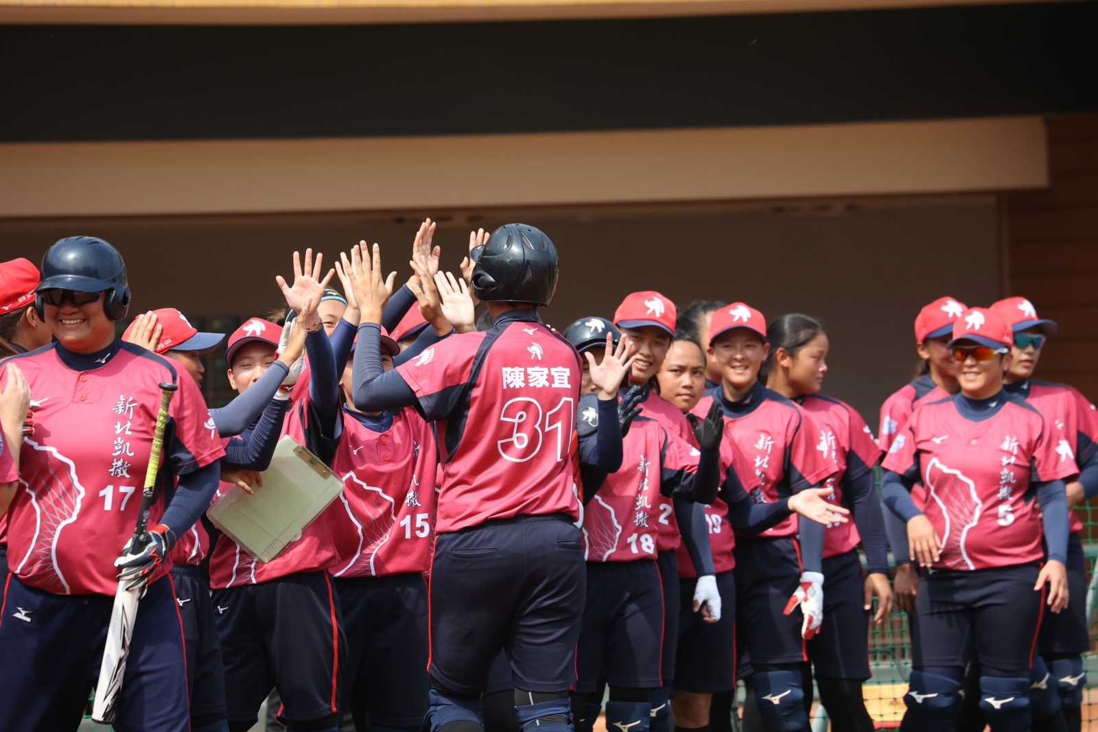 《女壘》企業女壘聯賽新北凱撒暫居龍頭 三重主場戰新世紀黃蜂拚5連勝
