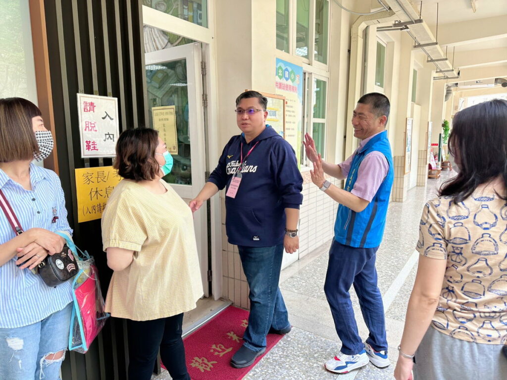 教育處長視察闈場
