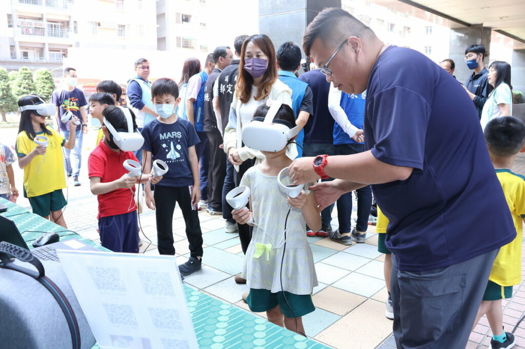 精忠國小藉活動展現VR科技力