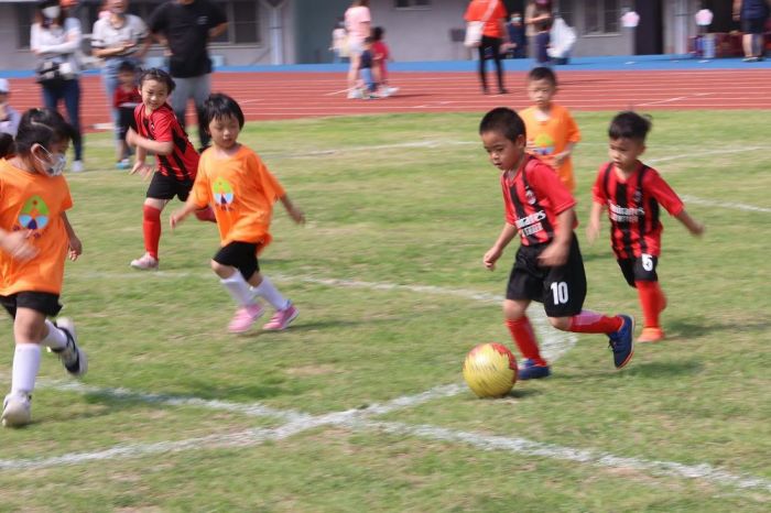 南投縣幼兒足球錦標賽登場 25校49隊選手展現球技