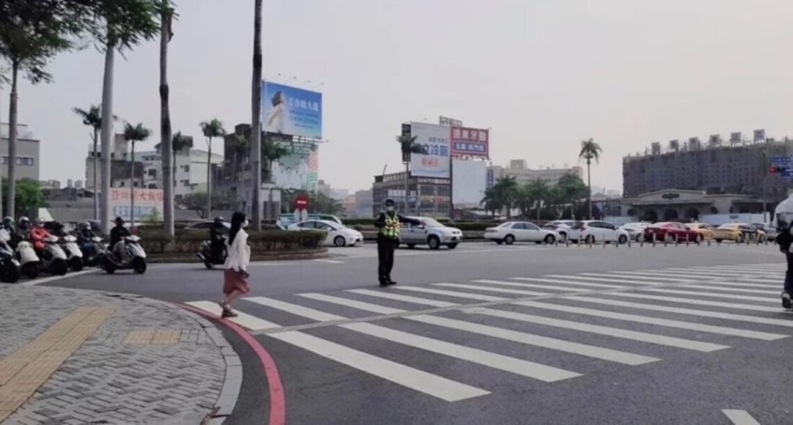 台南5月試辦取締路口不讓行人