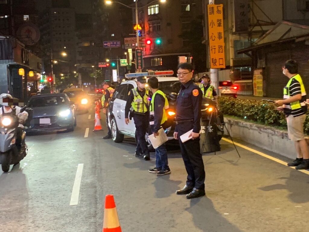 樹林警分局於昨(29)日晚間特別規劃37名警力,針對轄區易有群眾滋事處所及幫派分子圍事、經營、經常聚集及依附處所掃蕩