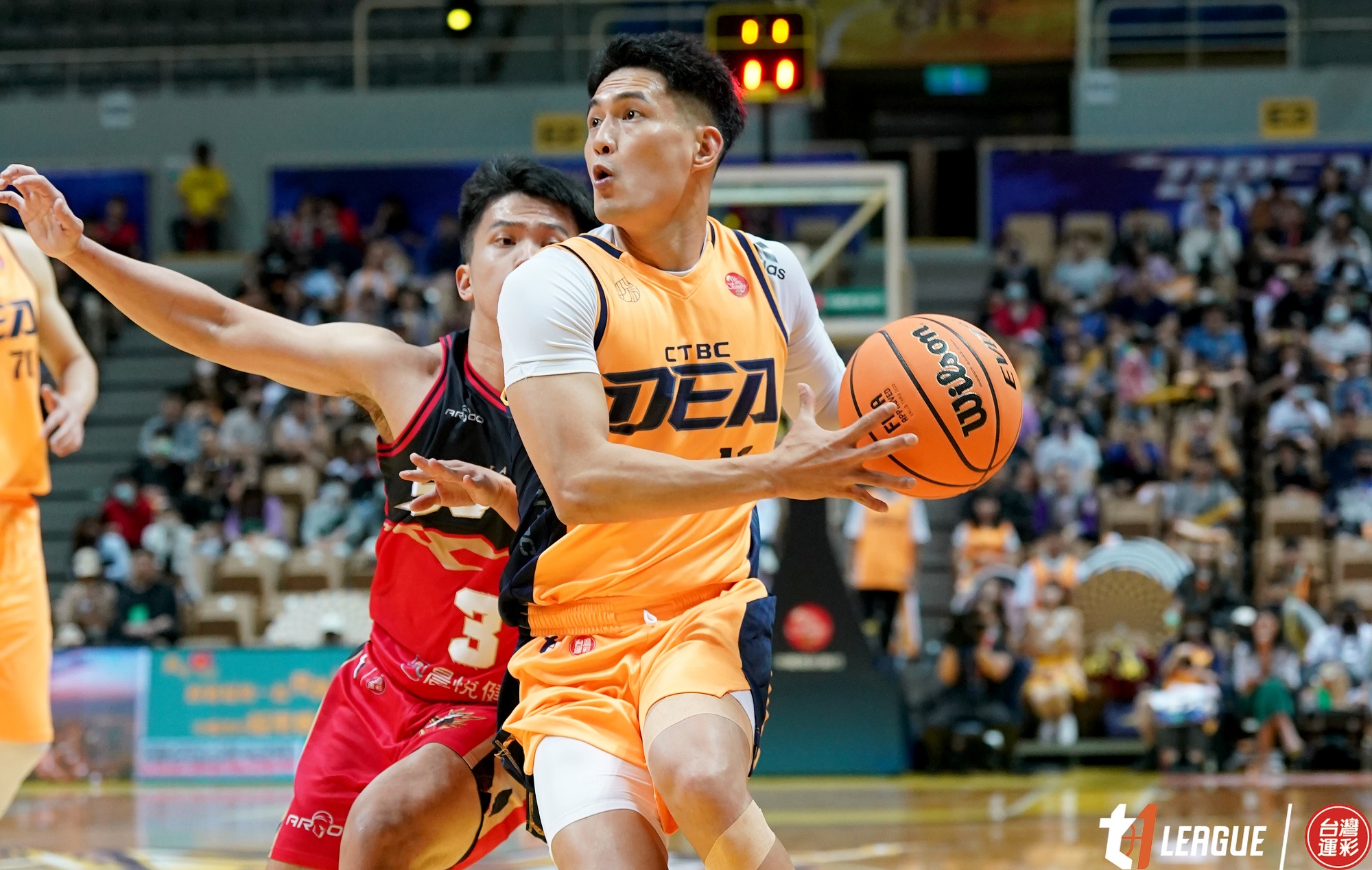 《T1》中信特攻攻守戰力強勢 季後賽首戰大勝台中太陽48分