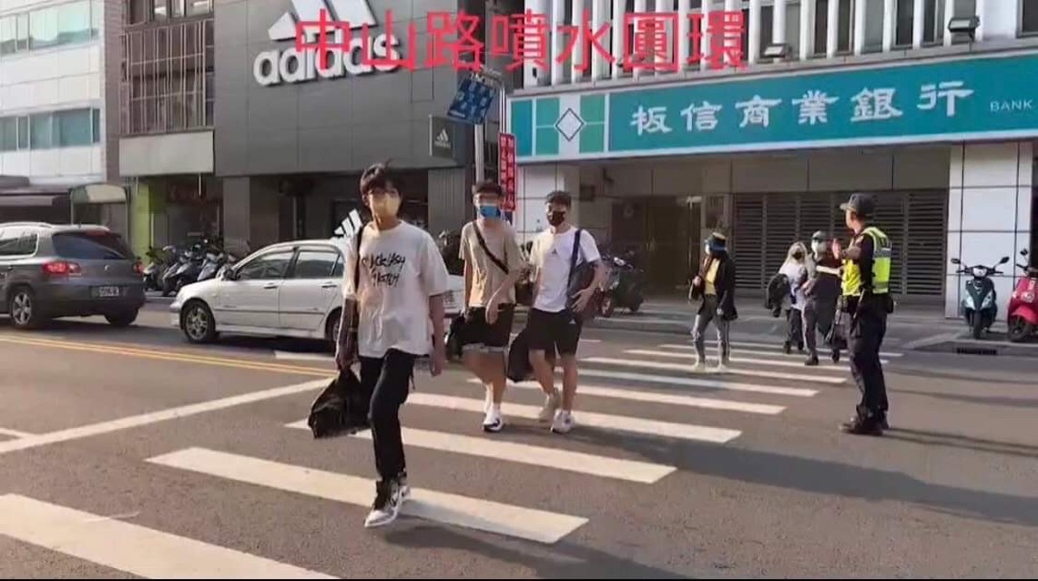 嘉市警局科技執法取締汽機車不停讓行人 擺脫「行人地獄」大執法