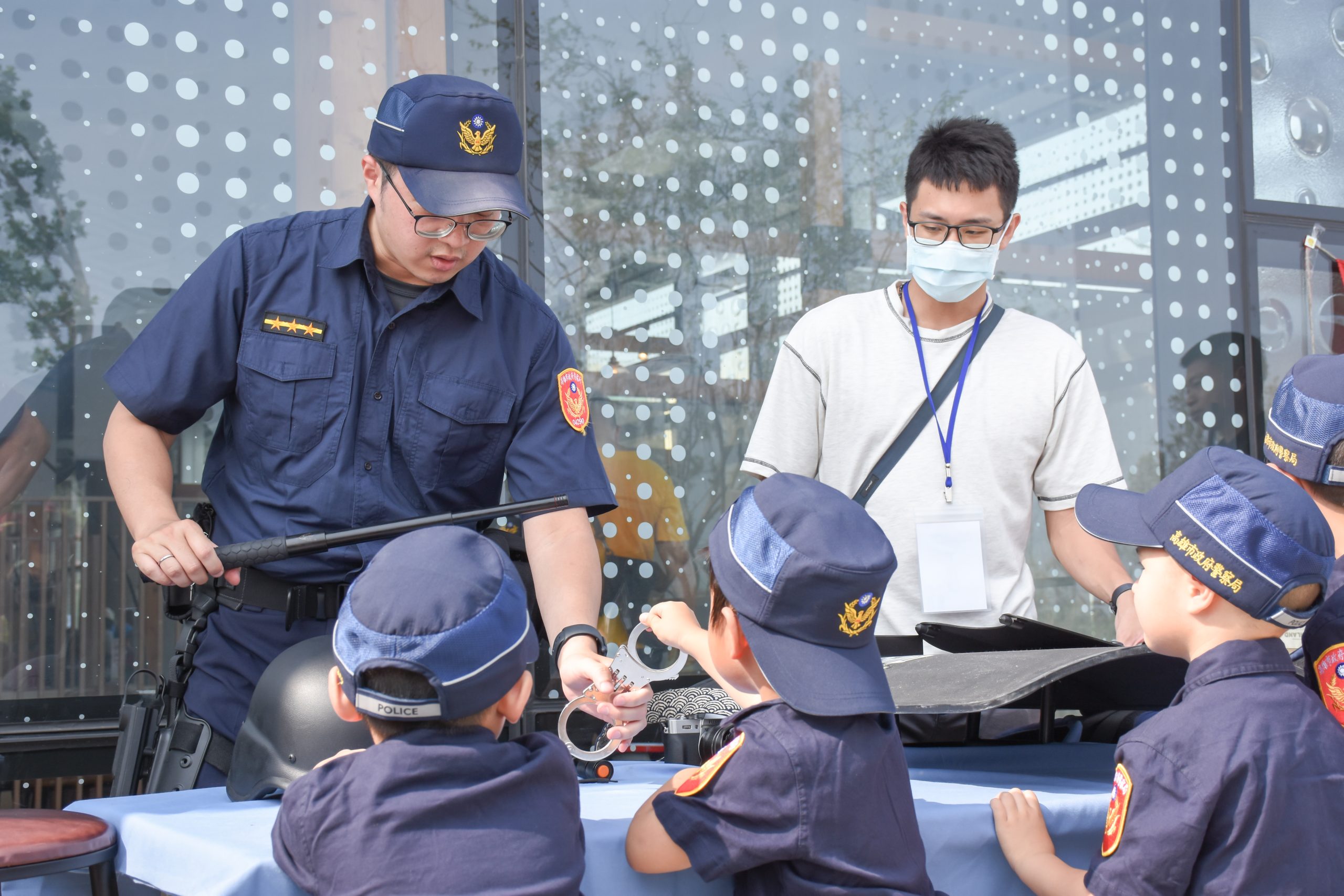 小萌警闖關出任務 警察熊反詐宣導超吸睛