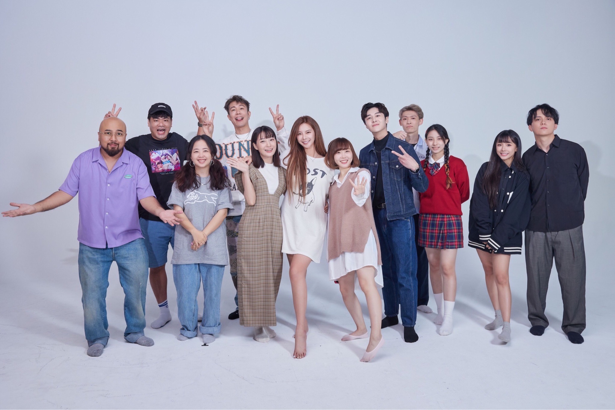 ▲11位YouTuber、網紅、藝人、歌手,共同合作拍攝奎丁新作品《自打嘴巴》詮釋各樣式的感情糾紛。(圖/紅心字會提供)
