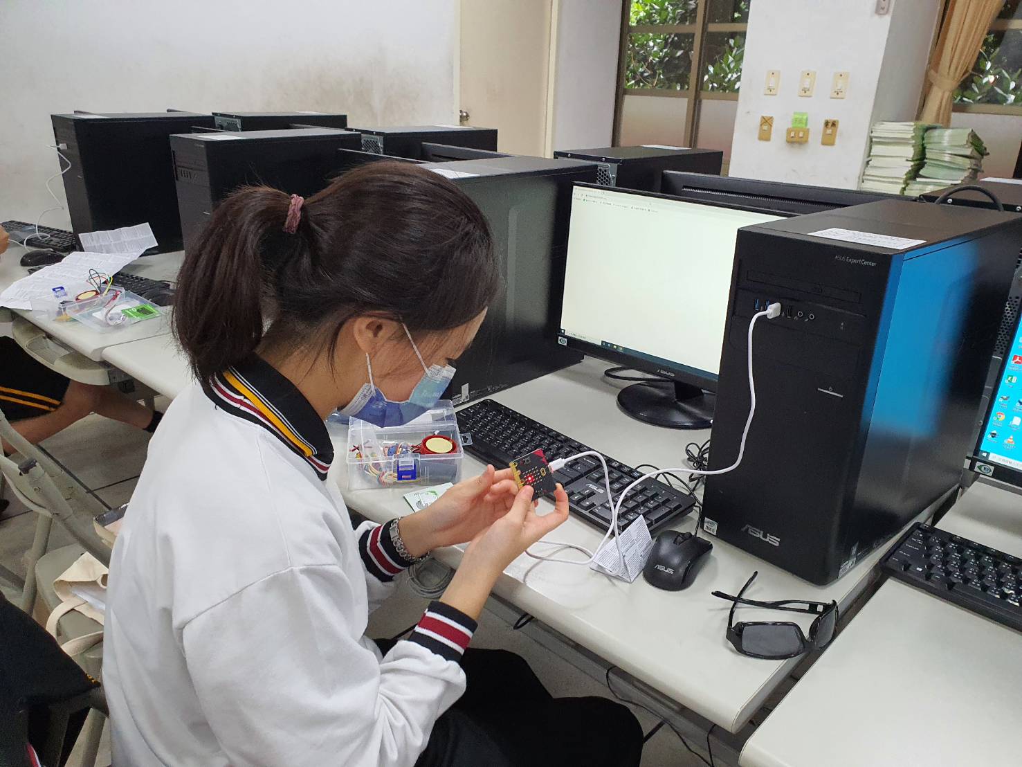 培養科技素養! 國教署持續擴充生科教室設備