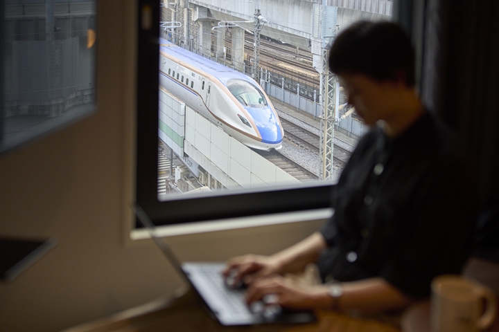 鐵道迷玩東京住這裡眺望新幹線!夢中情房就在秋葉原