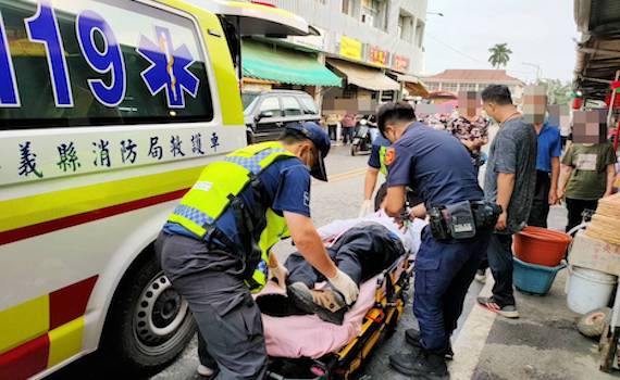 老翁突發腦中風倒地 嘉縣警即刻救援鬼門關搶回