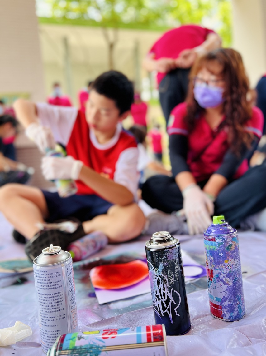 漾新聞|高市國中生噴漆彩繪「塗鴉」愛台灣