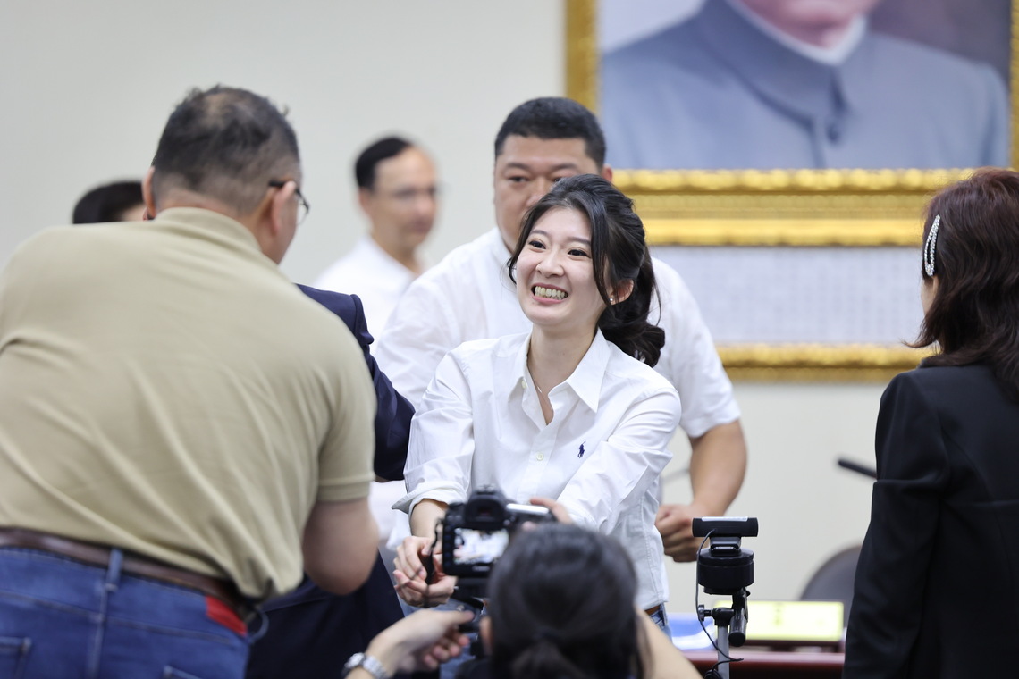 漾新聞|「最美發言人」李明璇獲徵召參選前鎮小港區立委 要展現青年世代勇氣創造感動
