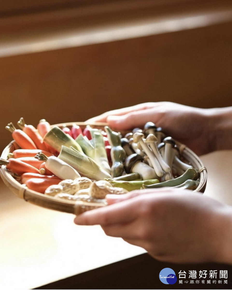 ▲來自香港的品牌「山風」製作各種蔬菜造型筷托。(圖/記者 許高祥 翻攝)