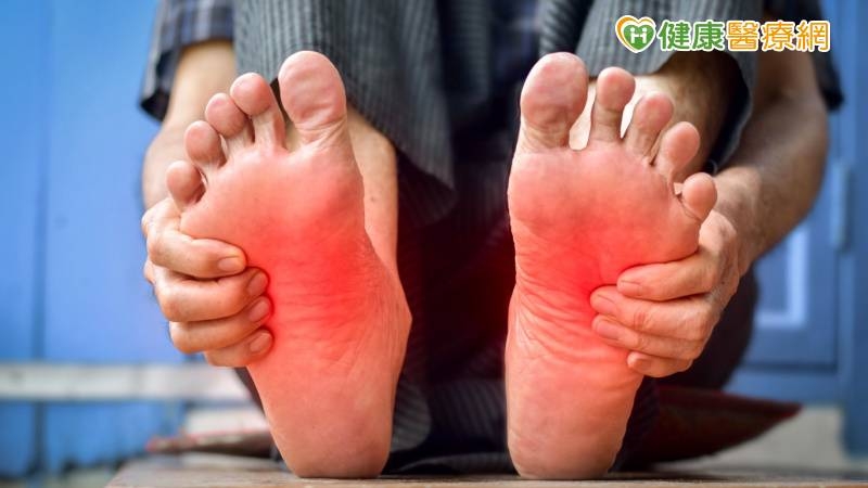 瘋媽祖遶境完「腳超痛」! 醫師教「行前、後預防招術」