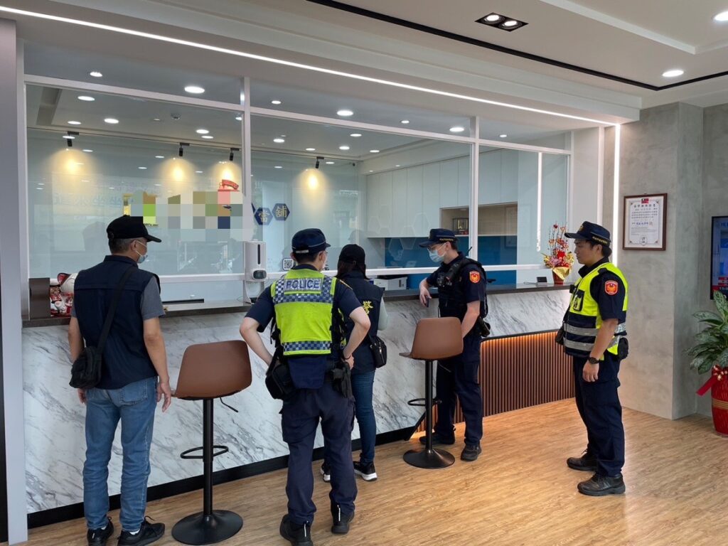 樹林警擴大清查不法，並針對轄內詐欺車手提領熱點綿密巡邏，強化掃黑、阻詐、堵詐工作