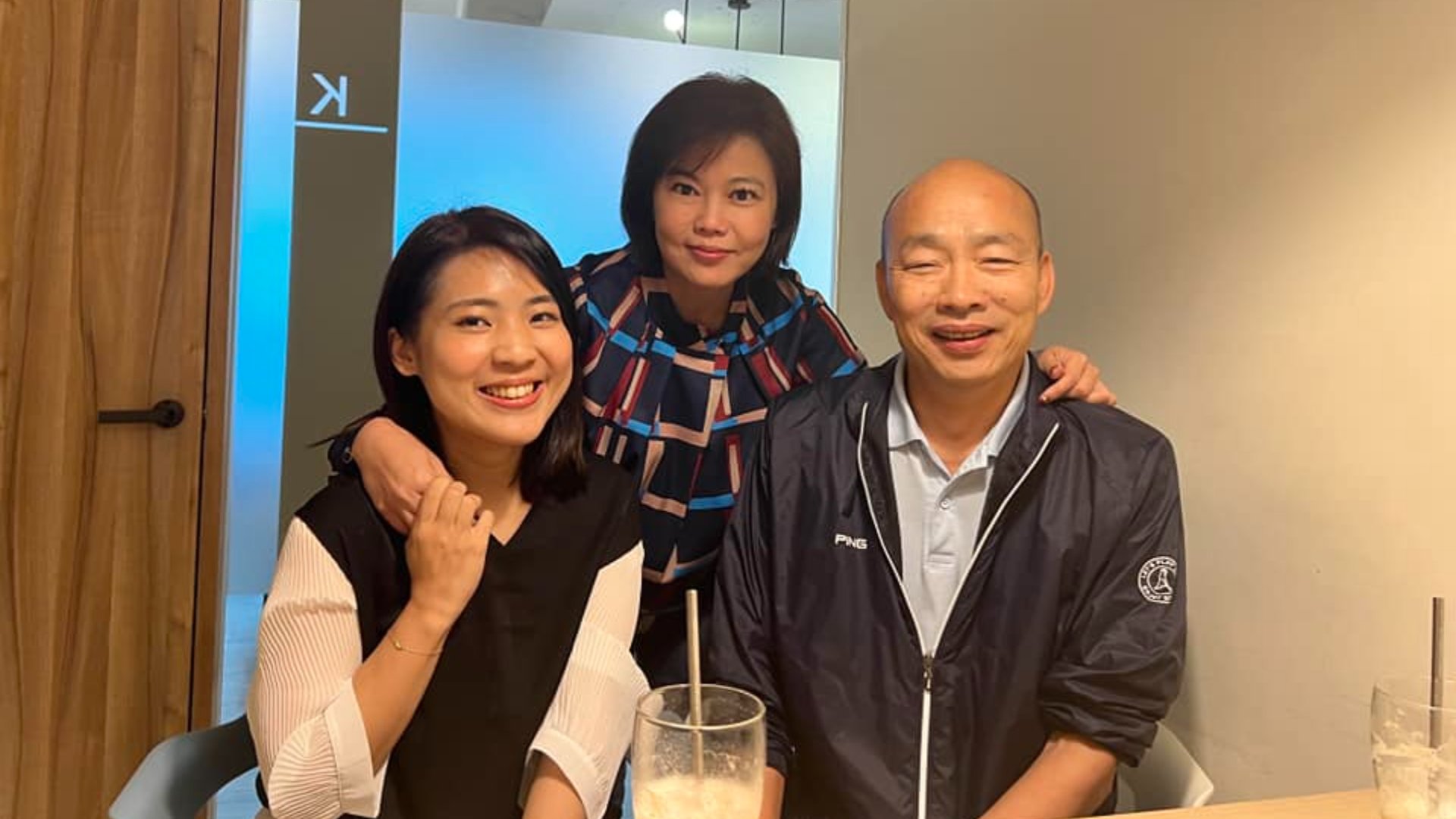 游淑慧宣布退出初選禮讓李彥秀後,與韓國瑜、徐巧芯會面。翻攝游淑慧臉書