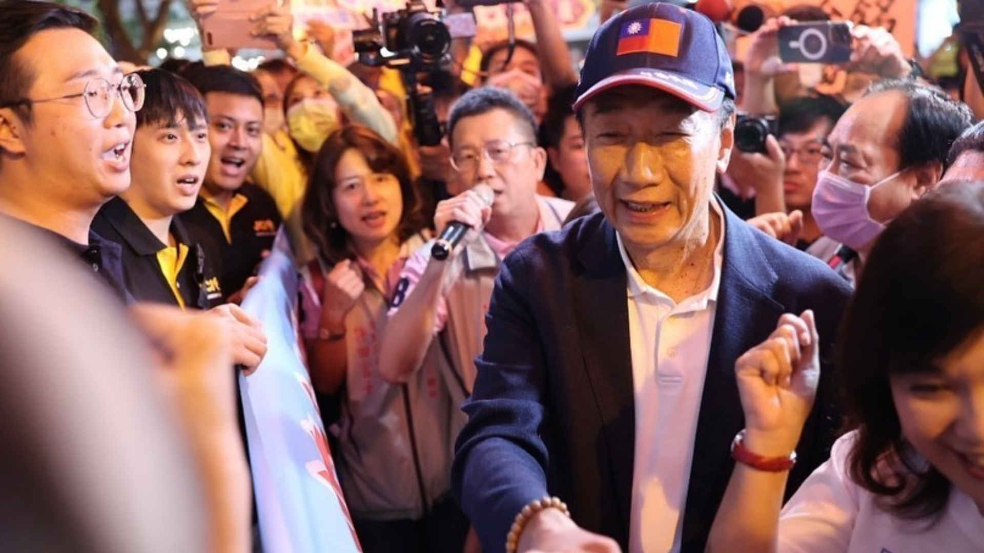 郭台銘為爭取總統提名,近日到各地辦座談會及請益。翻攝郭台銘臉書