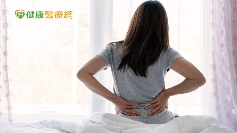 產後突大小便失禁、雙腳麻痺險癱瘓 竟是極罕見「泛視神經脊髓炎」作祟