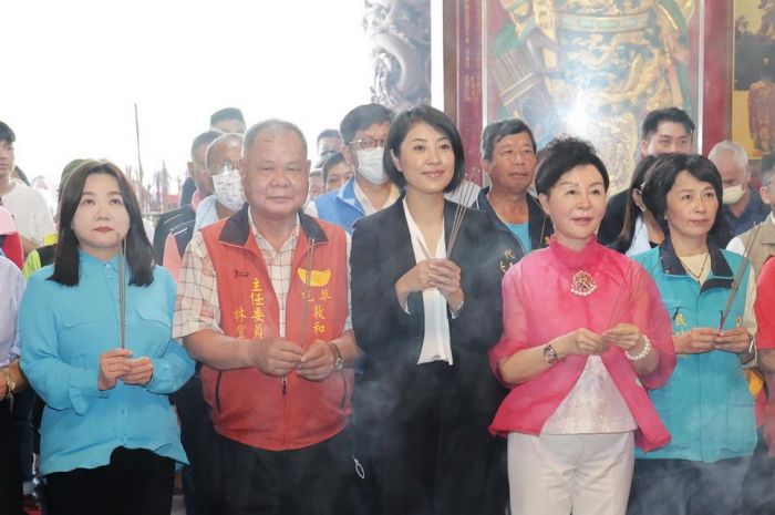 草屯敦和宮財神爺聖誕 許淑華為地方祈福