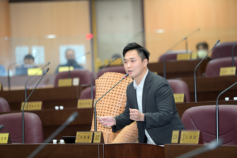 八塊厝民俗藝術村名不符實，市議員許家睿：增加館舍融合在地化。（圖/市議會提供）
