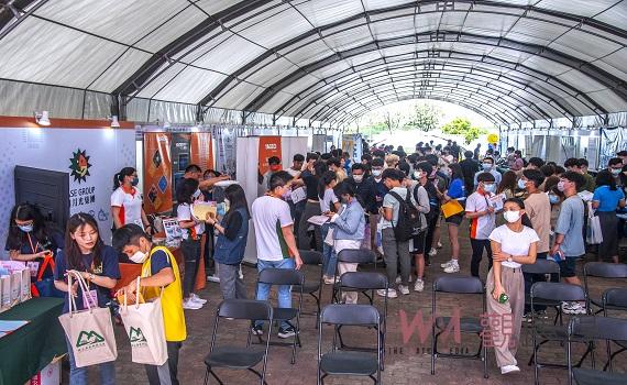 鴻兔迎薪勇闖未來 屏科大舉辦校園徵才博覽會