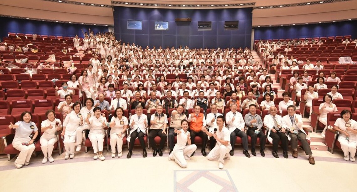 國際護師節「有護理師 才有未來」 高榮慶祝表揚126位護理師