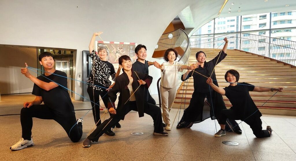 歌劇院廳舉行NTT+歌劇院沙龍《平珩說舞》記者會,大合影(圖/陳惠玲攝影)