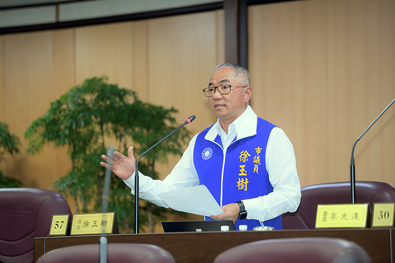 解決龍潭區擁擠問題，市議員徐玉樹：將北側或南側農業區納入整體開發。(圖/市議會提