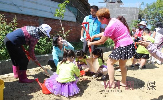 雲林減碳生活行動大埤上場 植樹減碳綠化住家環境