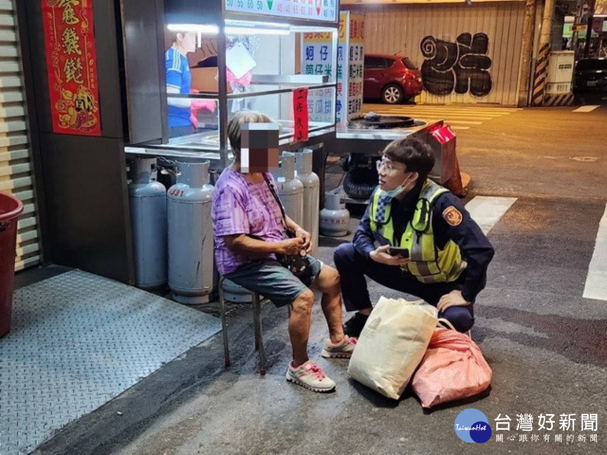 8旬老婦人思念兒子搭公車迷航  霧峰警助團圓。林重鎣