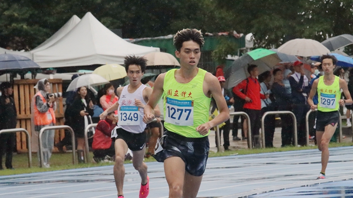 國體大摘下男女雙金 1500公尺強校好手激烈對決