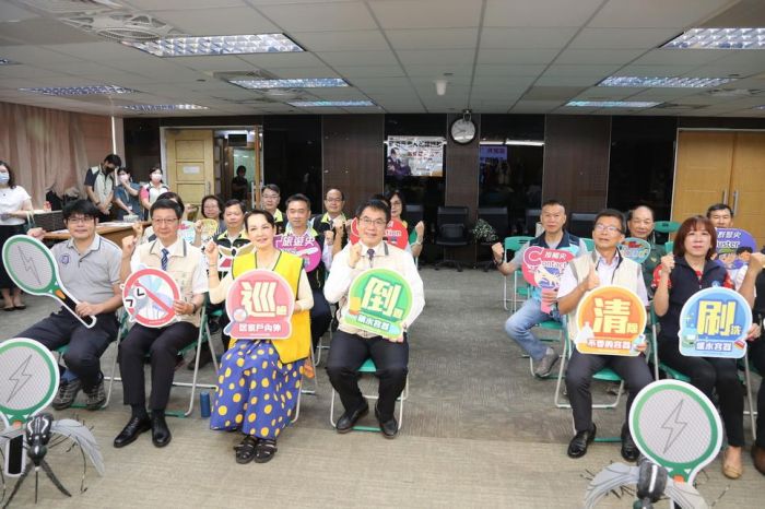 感謝有「寧」! 黃偉哲與席曼寧拍宣導影片防治登革熱