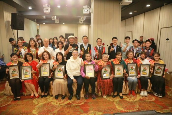 原住民慶祝母親節感恩活動 謝國樑表揚模範母親
