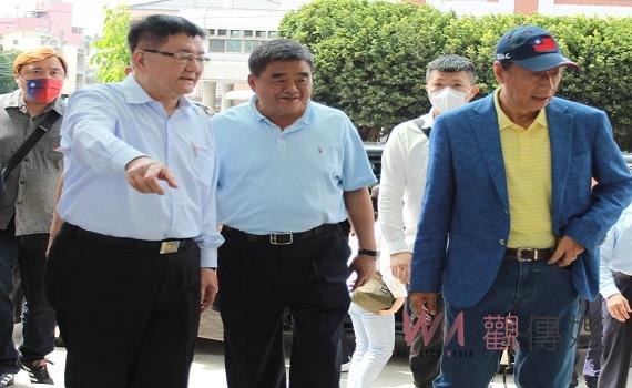 郭台銘現身雲林和鄉親交流 台灣阿銘加油呼聲熱情不絕