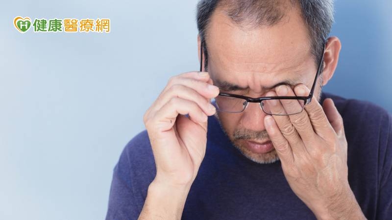 老翁白內障術後「角膜受損」看不清 角膜移植手術恢復視力