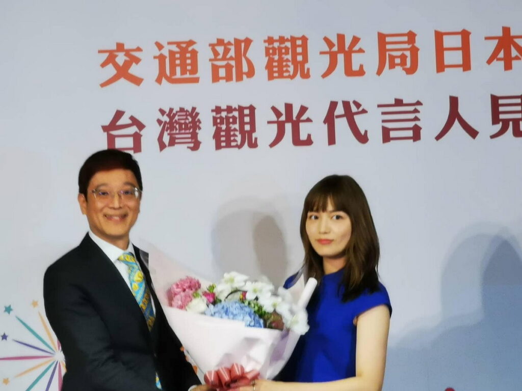 交通部觀光局日本地區台灣觀光代言人林副局長合影