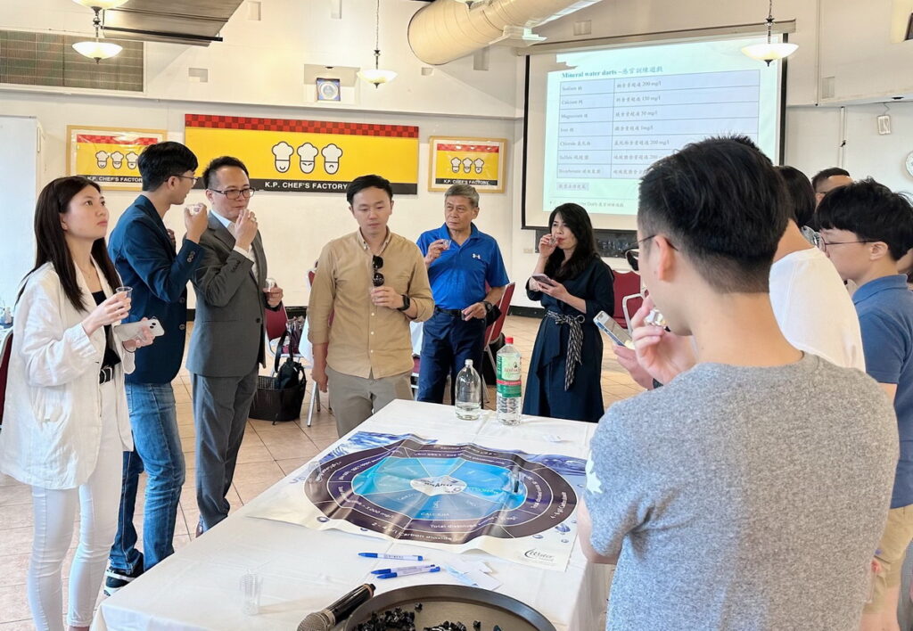 國際品水師協會年會交流中有許多能瞭解趨勢、提升品水知能的活動，甚至引進臺灣沒有的礦泉水品評。
