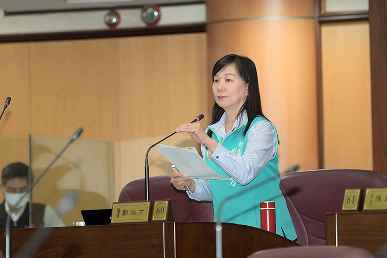 老人會補助政策突生變惹議　市議員鄭淑方：政策調整應加強溝通。(圖/市議會提供)