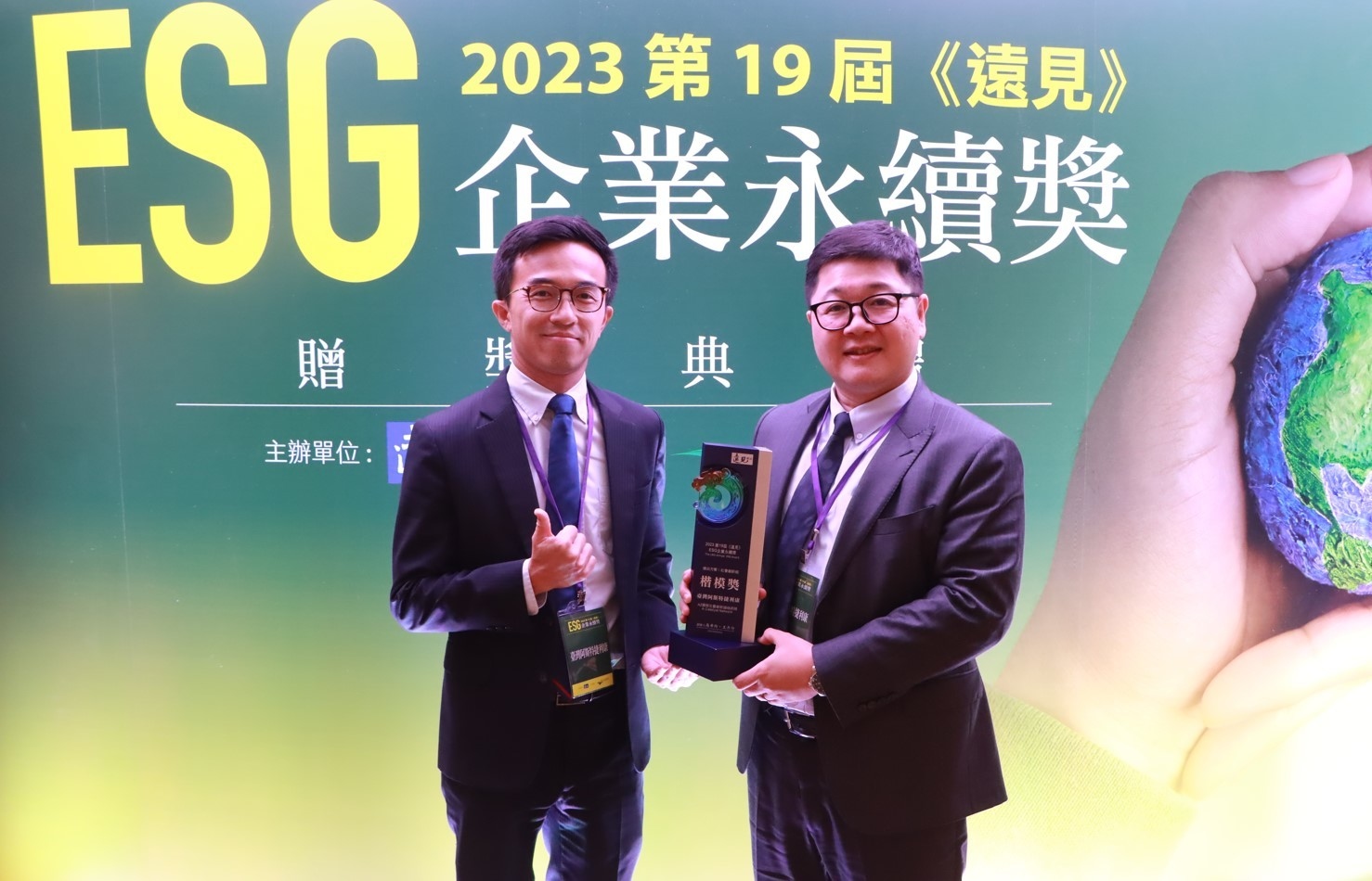 全球第三大醫藥公司AstraZeneca阿斯特捷利康(AZ)一手打造的「A.Catalyst Network國際生醫創新鏈結網路計畫」是結合新創與永續的代表作,也成為2023年遠見「企業永續公民獎」唯一獲獎的外商藥廠。A.Catalyst Network將將台灣成功的醫療新創與臨床經驗推廣到海外,除了肺癌的數據收集,針對氣喘疾病照護的《健康肺氣喘神盾計畫》都是已經「上線」的實績。 全球第三大醫藥公司AstraZeneca阿斯特捷利康(AZ)一手打造的「A.Catalyst Network國際生醫創新鏈結網路計畫」是結合新創與永續的代表作,也成為2023年遠見「企業永續公民獎」唯一獲獎的外商藥廠。A.Catalyst Network將將台灣成功的醫療新創與臨床經驗推廣到海外,除了肺癌的數據收集,針對氣喘疾病照護的《健康肺氣喘神盾計畫》都是已經「上線」的實績。