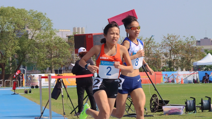 決戰最後 400 公尺 湯樂榆 112 全大運摘下五千一萬雙金