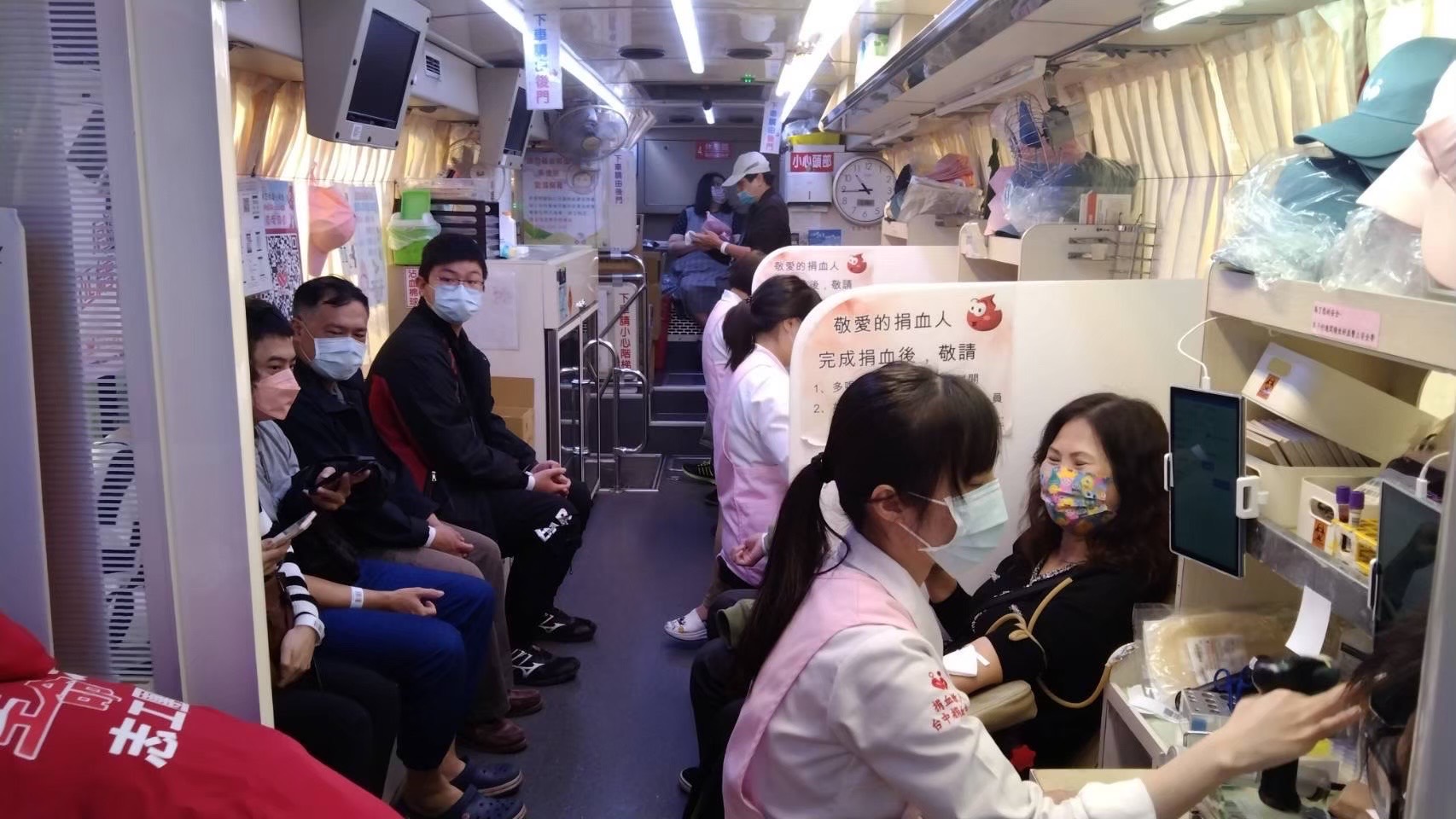 日前生命之愛志工團隊辦理公益捐血日活動盛況。(圖/記者謝榮浤翻攝)