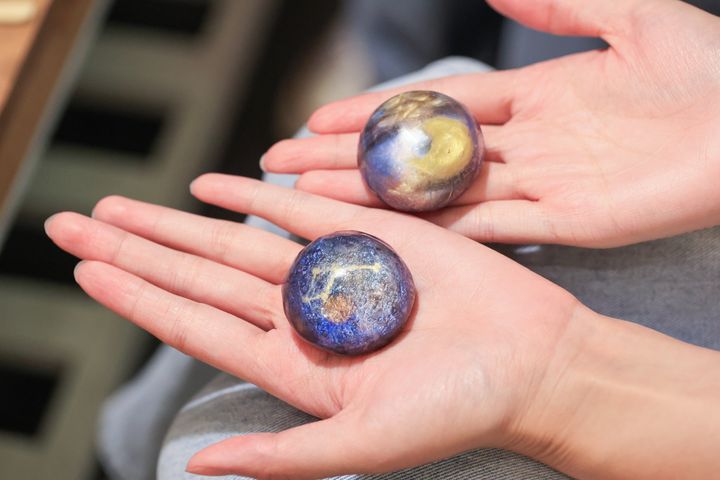 美麗的星空皂,深受遊客喜愛。 圖:花蓮縣政府觀光處/提供
