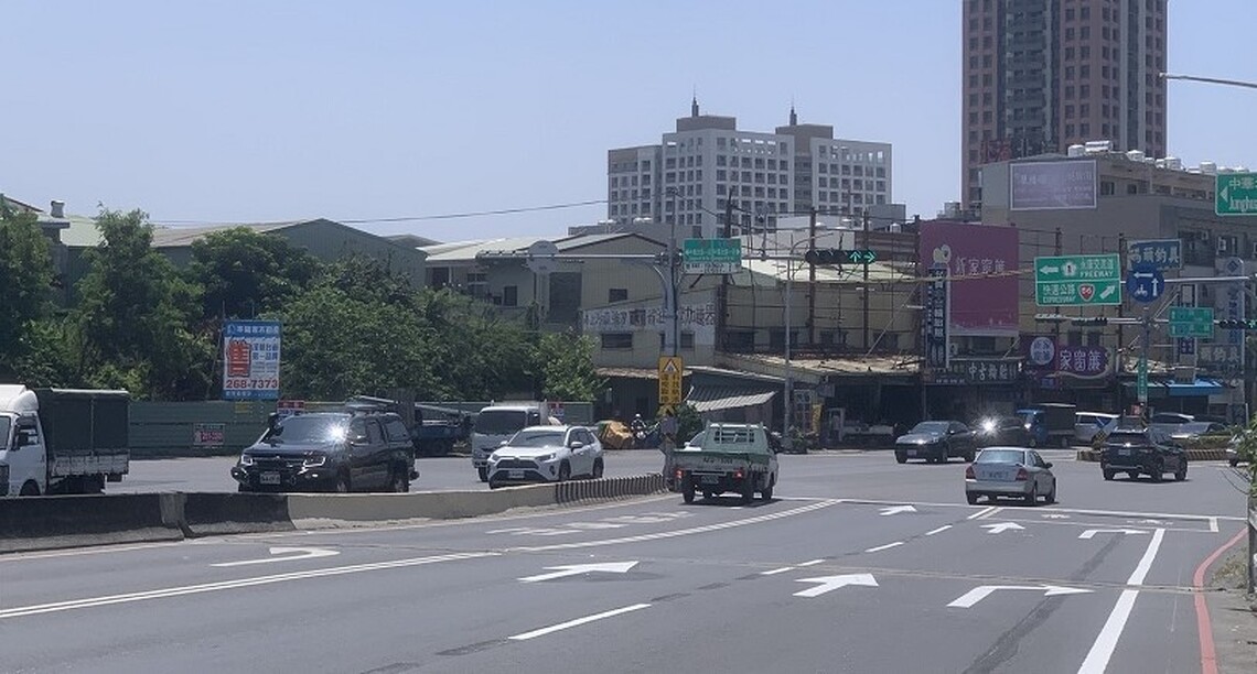 台南觀海橋車道重配置促行車順暢