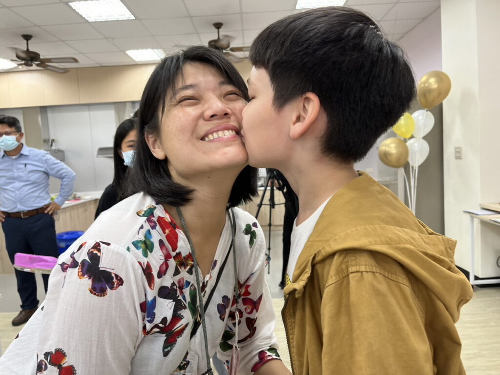 藉國際食育教室向媽媽傳愛