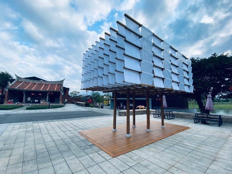 「仁愛帆城」現存新北市客家文化園區,豐富園區藝術景觀。