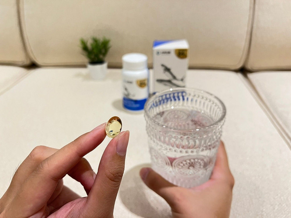 魚油產品優惠下殺，孝敬媽媽好選擇。(圖/翻攝自momo網購好物交流社團)