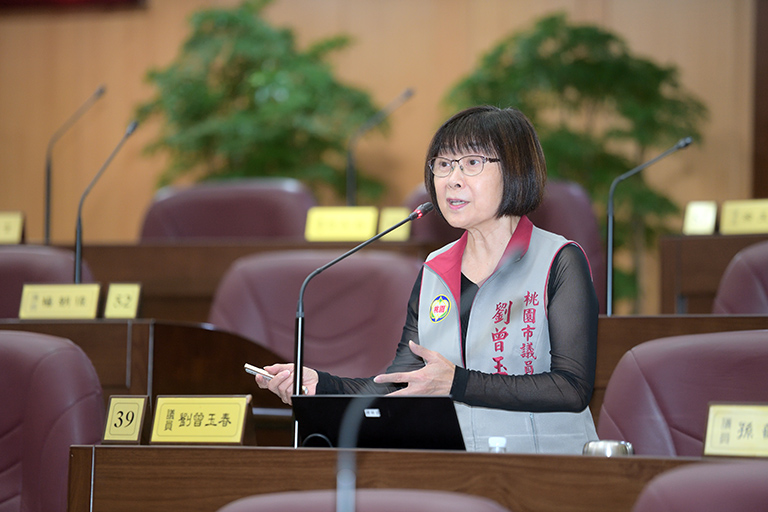 中壢殯葬園區影響住戶生活,市議員劉曾玉春:比照欣榮焚化爐編列回饋金。(圖/市議會提供)
